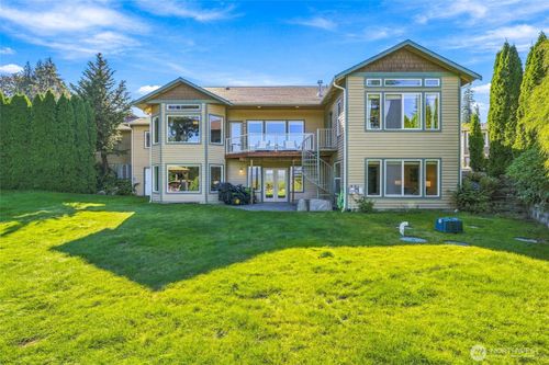 7707 213th Ave Se, Snohomish, WA, 98290-7397 | Card Image