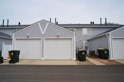 375 Meadow Green Ln, Round Lake Beach, IL, 60073-1326 | Card Image