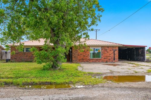 1435 Bandera Dr, Roscoe, TX, 79545-3501 | Card Image