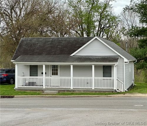 701 E Hackberry St, Salem, IN, 47167-2217 | Card Image