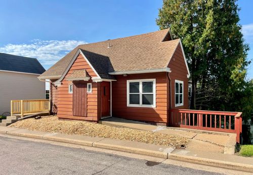 1004 S 2nd St, Alma, WI, 54610-9758 | Card Image