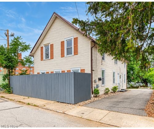 3602 Mobile Ct, Cleveland, OH, 44109-4206 | Card Image