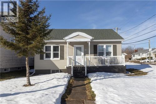 110 Maple St, Moncton, NB, E1C6A3 | Card Image
