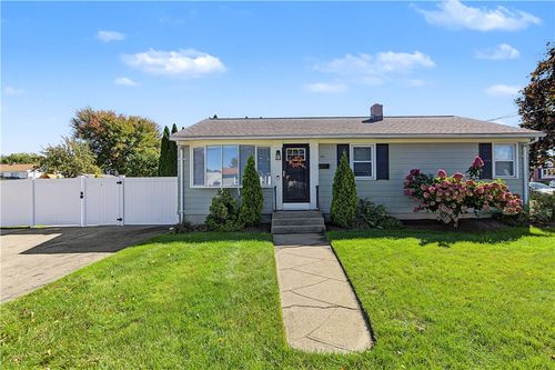 162 View Avenue, Cranston, RI, 02920 | Card Image