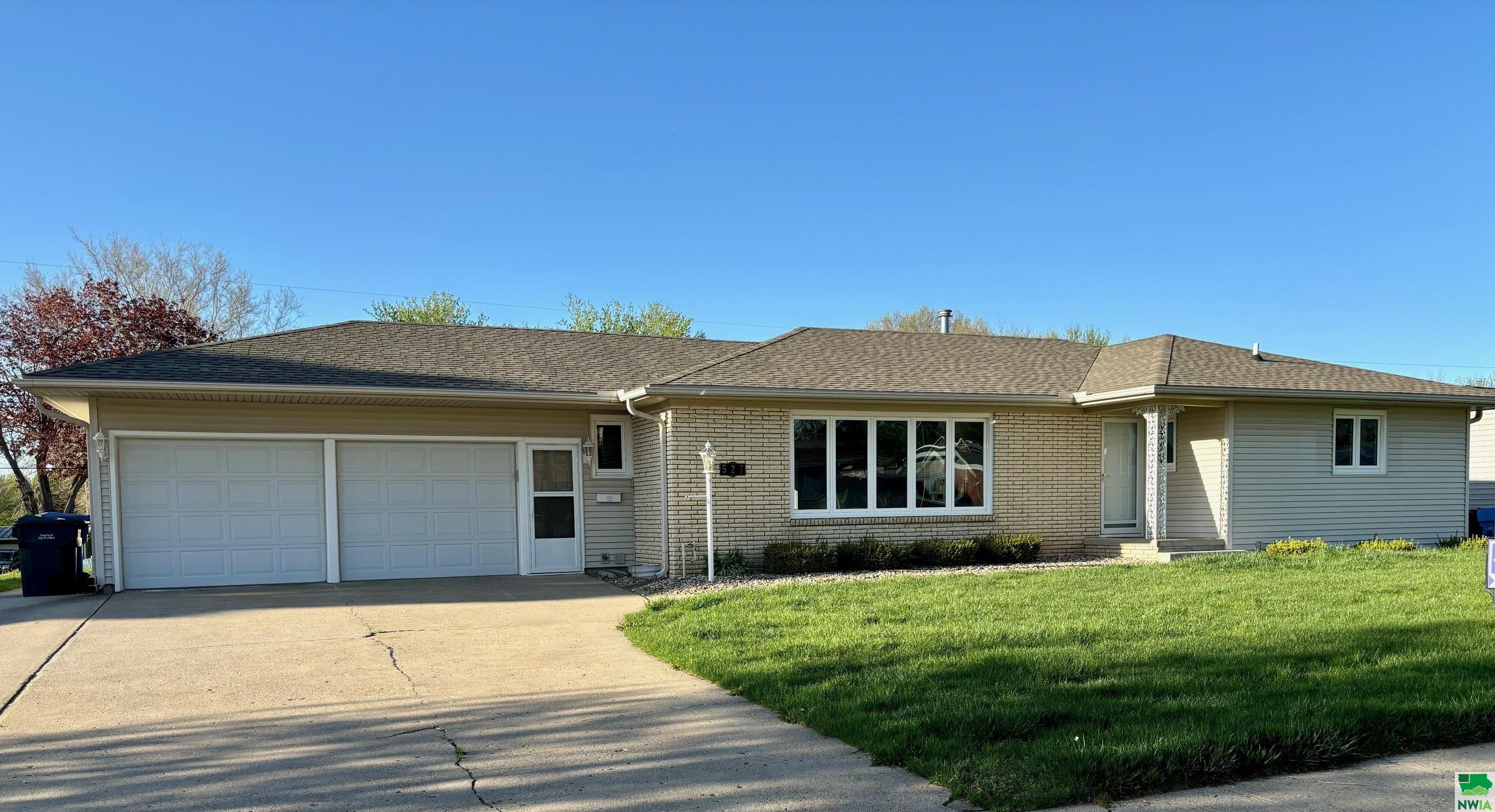 Lee Dr, Le Mars, IA 51031