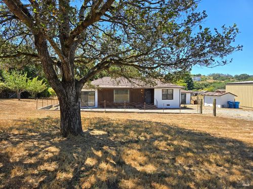 239 Live Oak Dr, Petaluma, CA, 94952-1025 | Card Image