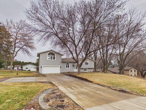 573 Rolling Meadows Ln Se, New Prague, MN, 56071-4023 | Card Image