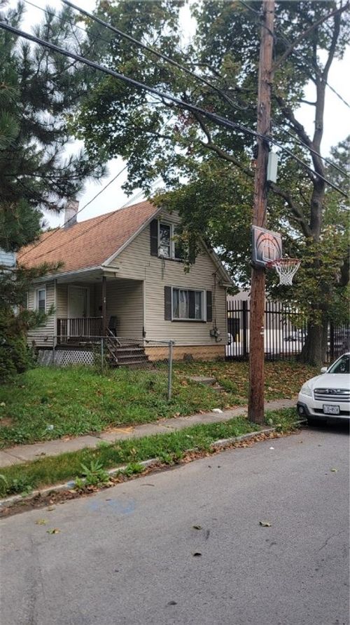 39 Miller St, Rochester, NY, 14605-1527 | Card Image