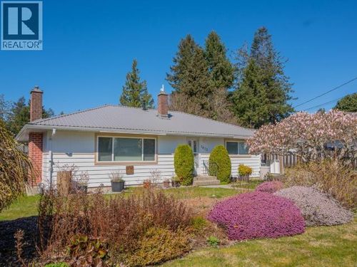 7023 Tahsis St, Powell River, BC, V8A1G4 | Card Image