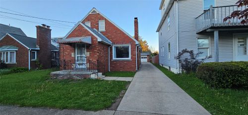 2913 Elmwood Ave, Erie, PA, 16508-1426 | Card Image