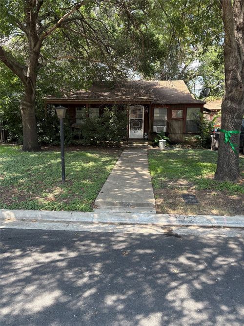 837 Edgefield Rd, Fort Worth, TX, 76107-1025 | Card Image