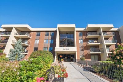 316 - 2485 Londin Lane E, Condo with 2 bedrooms, 1 bathrooms and null parking in Maplewood MN | Image 1