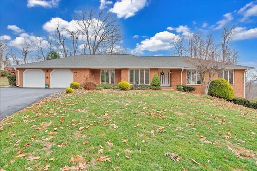 290 Patricia Ln Ne, Christiansburg, VA, 24073-4932 | Card Image