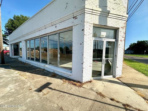 155 North St, Cleveland, MS, 38732-2765 | Card Image
