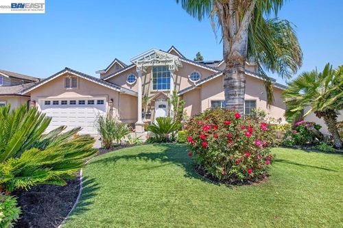 3249 Greenwood Dr, Fremont, CA, 94536-3718 | Card Image
