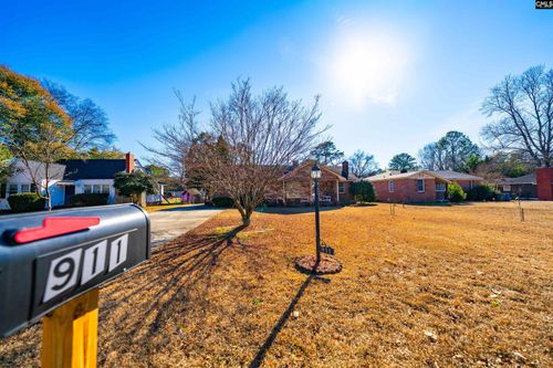 911 Hannah Ave, Hartsville, SC, 29550-5113 | Card Image