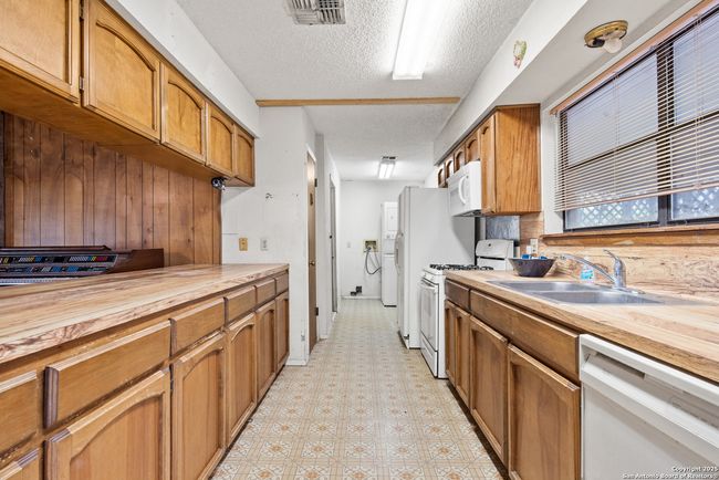 16759 County Road 1726, House other with 2 bedrooms, 1 bathrooms and null parking in Odem TX | Image 10