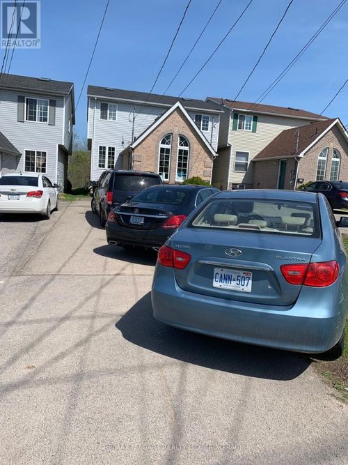 310 Oakdale Avenue, St. Catharines (E. Chester), ON, L2P2T5 | Card Image