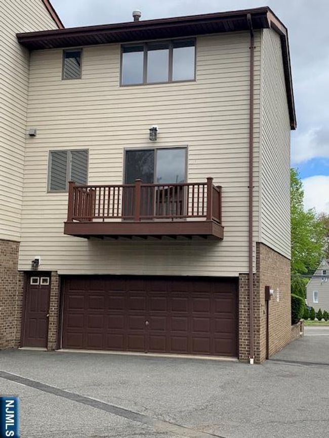 678 Broad St, Townhouse with 2 bedrooms, 3 bathrooms and null parking in Clifton NJ | Image 26