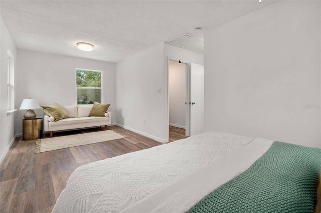 1604 Ne 7 Th St, House other with 5 bedrooms, 3 bathrooms and null parking in Gainesville FL | Image 19