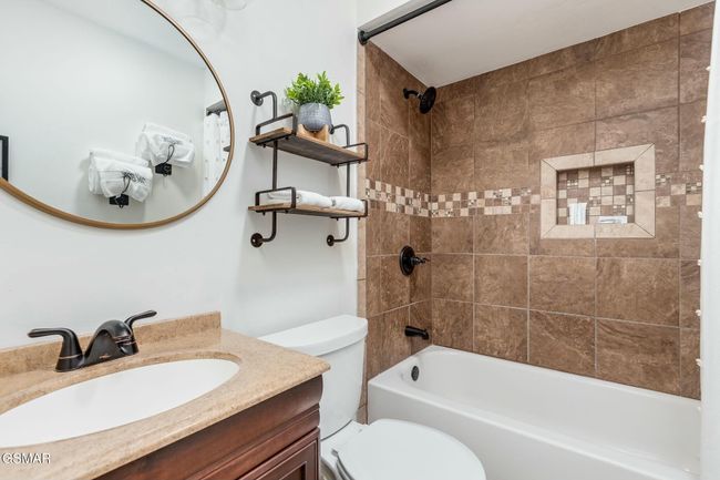 Main-Level Bath | Image 17