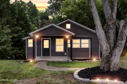 1904 Smokemont Dr, Maryville, TN, 37801-5443 | Card Image