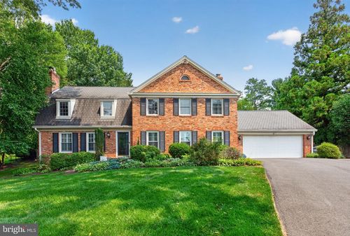1022 Delf Dr, MCLEAN, VA, 22101-2008 | Card Image
