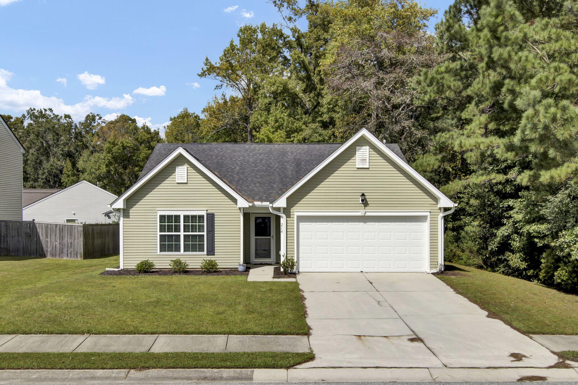 Urbano Ln, Goose Creek, SC 29445