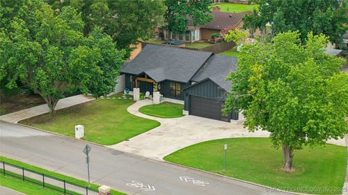 1609 Lahoma Dr, Pryor, OK, 74361-8237 | Card Image