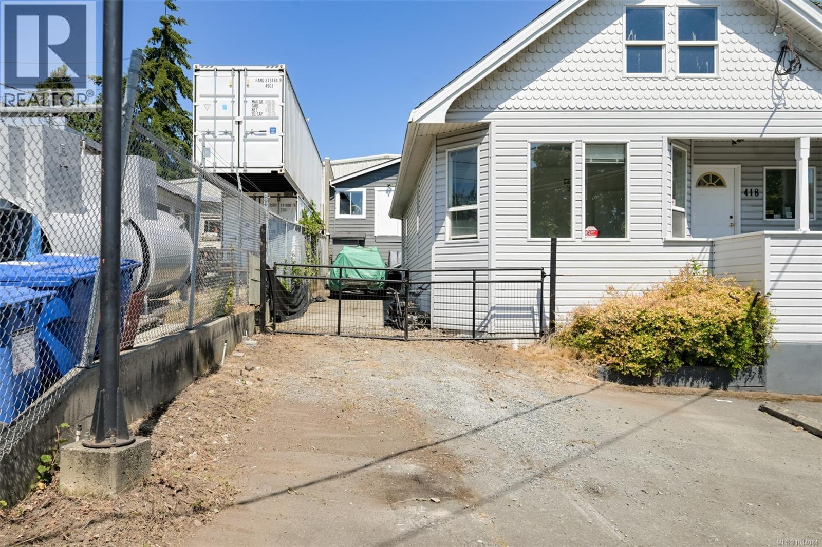 Commercial Sale in Victoria 3