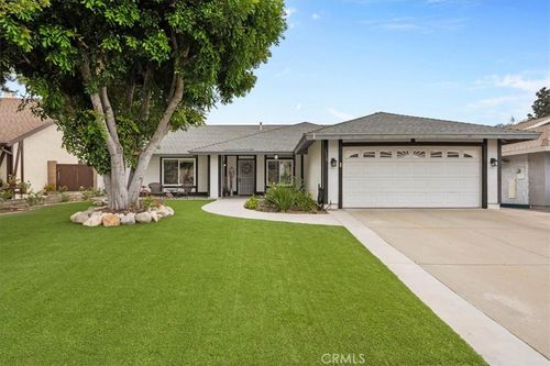 1330 Del Rio Way, Ontario, CA, 91764-2354 | Card Image