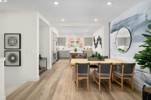 2011 Clement Ave, Alameda, CA, 94501-1317 | Card Image