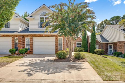 54 Lake Pointe Cir, Hendersonville, NC, 28792-2842 | Card Image
