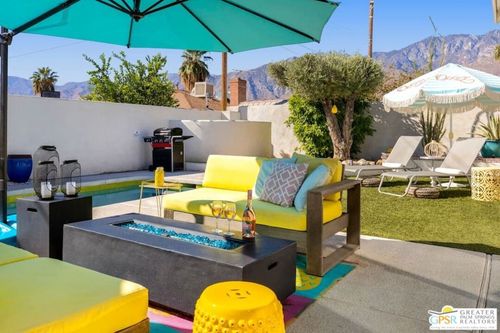 3963 E Calle San Antonio, Palm Springs, CA, 92264-1345 | Card Image