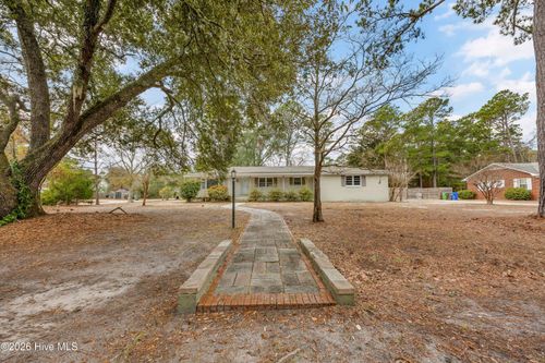 9 Castlewood Dr, Wilmington, NC, 28409-8511 | Card Image