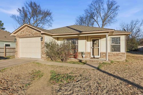 702 N Cedar St, Morrilton, AR, 72110-1802 | Card Image