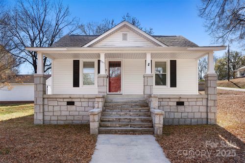 905 W 8th St, Kannapolis, NC, 28081-2005 | Card Image