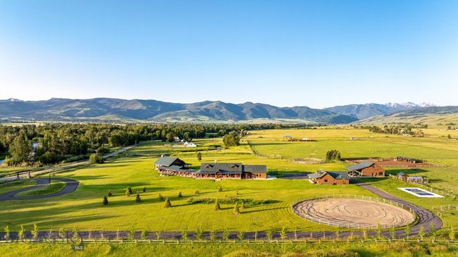 1021 Gateway South Rd, Home with 7 bedrooms, 7 bathrooms and null parking in Gallatin Gateway MT | Image 27
