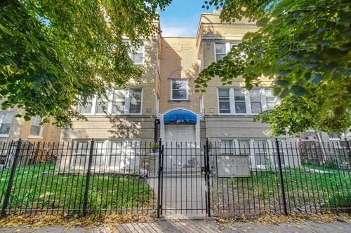2w-4112 W George Street W, Chicago, IL, 60641 | Card Image