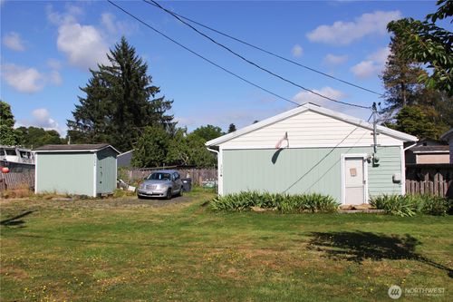303 Monroe St, South Bend, WA, 98586-4910 | Card Image