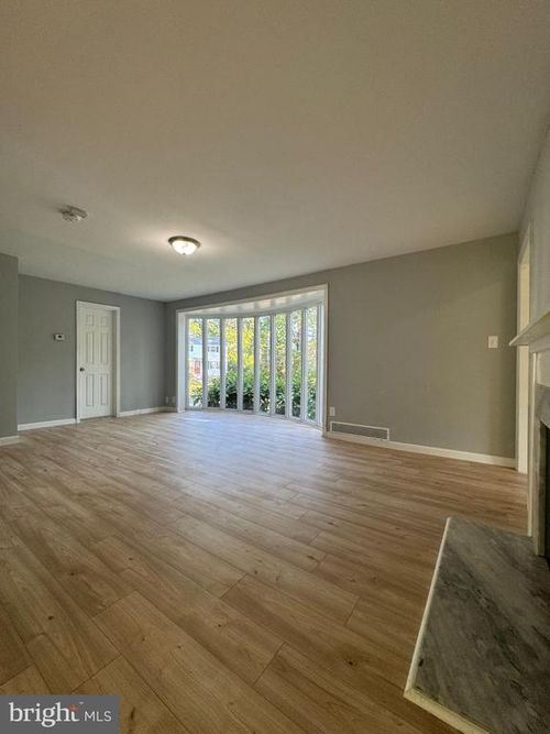 5735 Euclid St, Cheverly, MD, 20785-2941 | Card Image