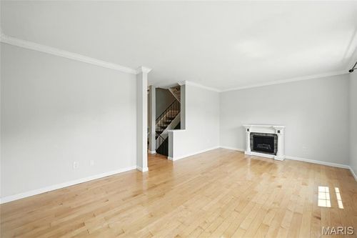 811 Wendevy Ct, Ballwin, MO, 63011-3048 | Card Image
