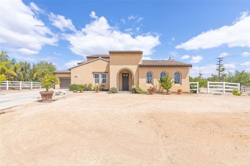 17970 Wildwood Creek Rd, Riverside, CA, 92504-8842 | Card Image