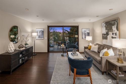 2-5220 21st Ave Ne, Seattle, WA, 98105-3350 | Card Image