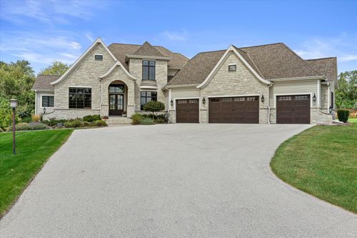 336981 Riemer Ct, DELAFIELD, WI, 53018 | Card Image
