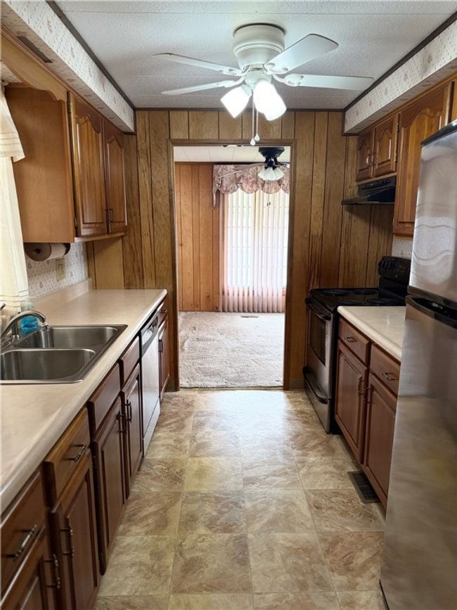 160 Pembrooke Dr, House other with 3 bedrooms, 2 bathrooms and 2 parking in Delmont PA | Image 12