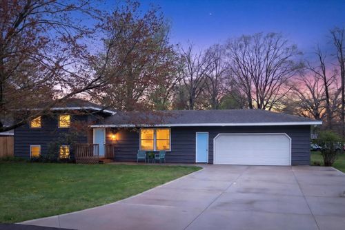 1945 Harbor Inn St, Holland, MI, 49424-2496 | Card Image