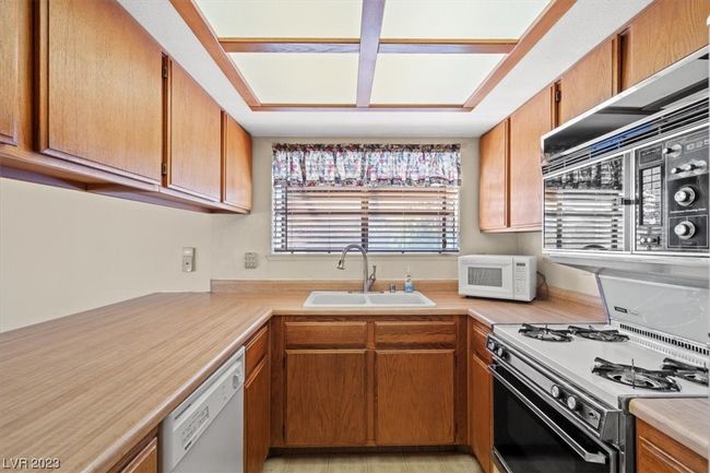 872 Linn Ln, House other with 3 bedrooms, 2 bathrooms and null parking in Las Vegas NV | Image 16