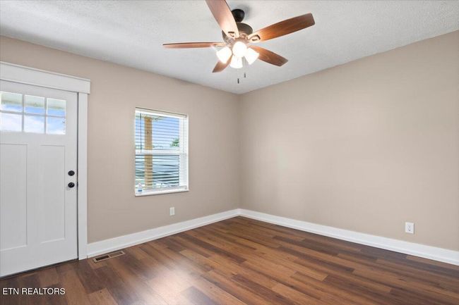 715 E Kentucky Ave, House other with 2 bedrooms, 1 bathrooms and null parking in La Follette TN | Image 4