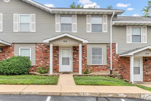 b-812 Highland Hill Ct, Saint Peters, MO, 63376-2677 | Card Image